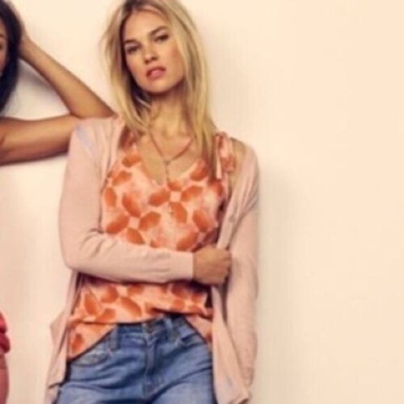 Cabi Pinwheel Top - Picture 7 of 7